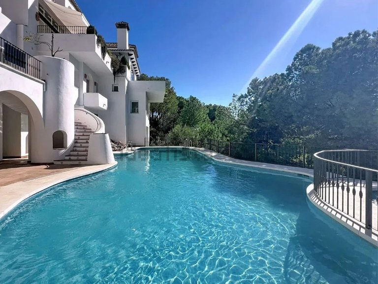 Apartment for Sale in Benahavis, Malaga 1