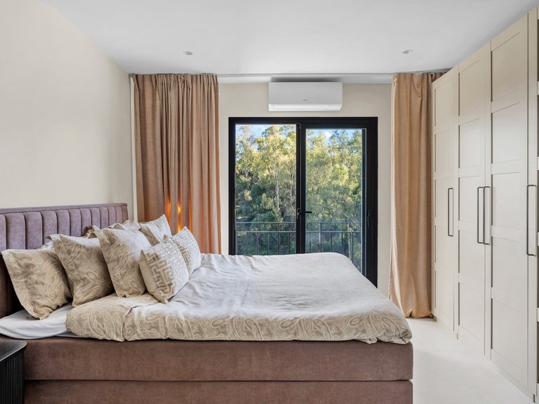 Apartment for Sale in Benahavis, Malaga 12
