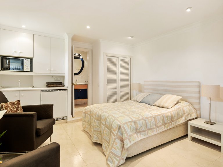 Villa for Sale in Benahavis, Malaga 31