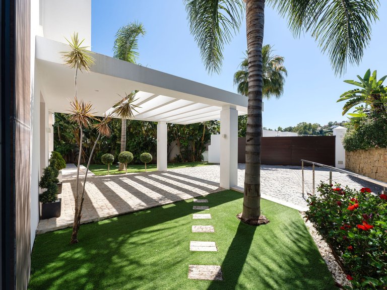 Villa for Sale in Benahavis, Malaga 18