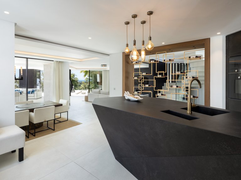 Villa for Sale in Benahavis, Malaga 5