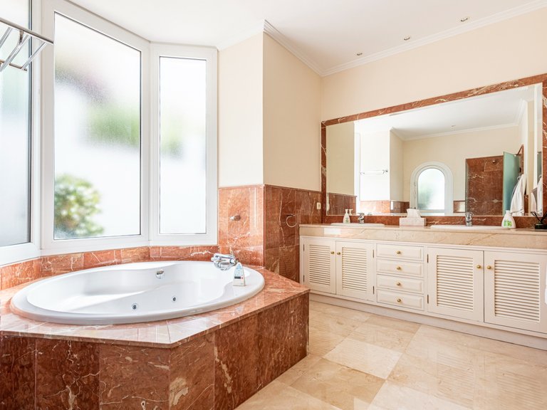 Villa for Sale in Benahavis, Malaga 8