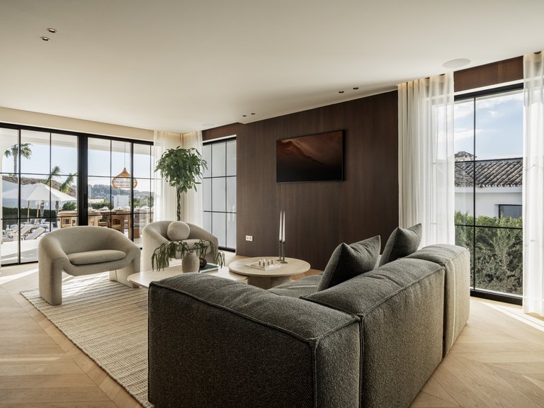 Villa for Sale in Marbella, Malaga 18