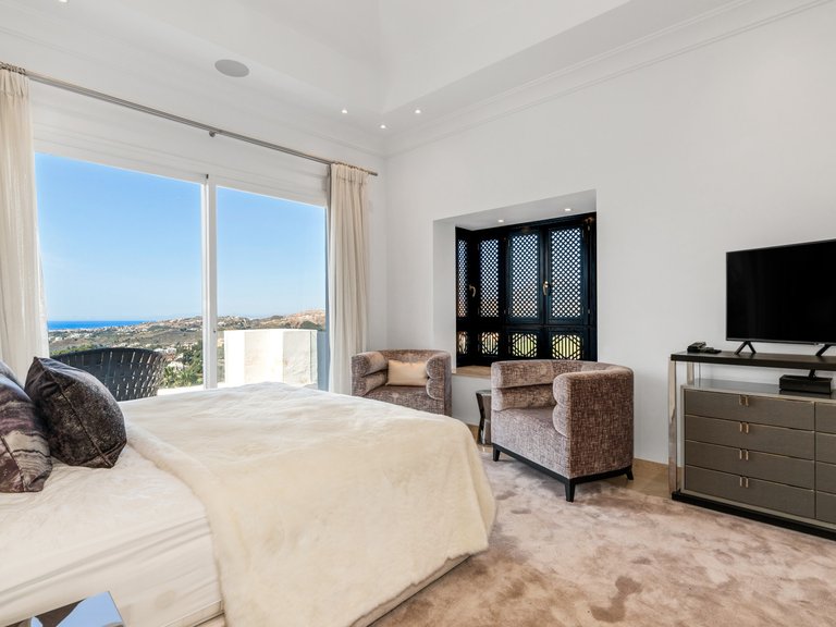 Villa for Sale in Benahavis, Malaga 18
