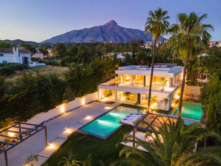 Villa for Sale in Marbella, Malaga 29