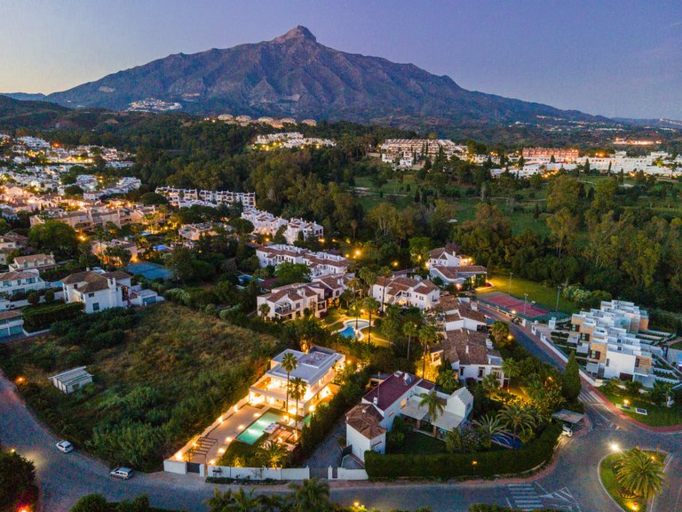 Villa for Sale in Marbella, Malaga 32
