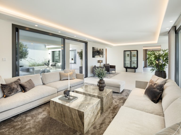 Villa for Sale in Marbella, Malaga 4