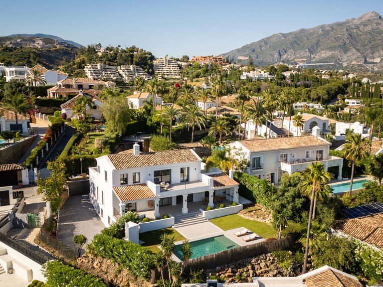 Villa for Sale in Marbella, Malaga 24