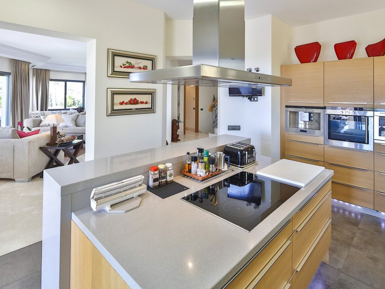Villa for Sale in Benahavis, Malaga 7
