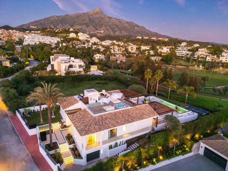 Villa for Sale in Marbella, Malaga 34