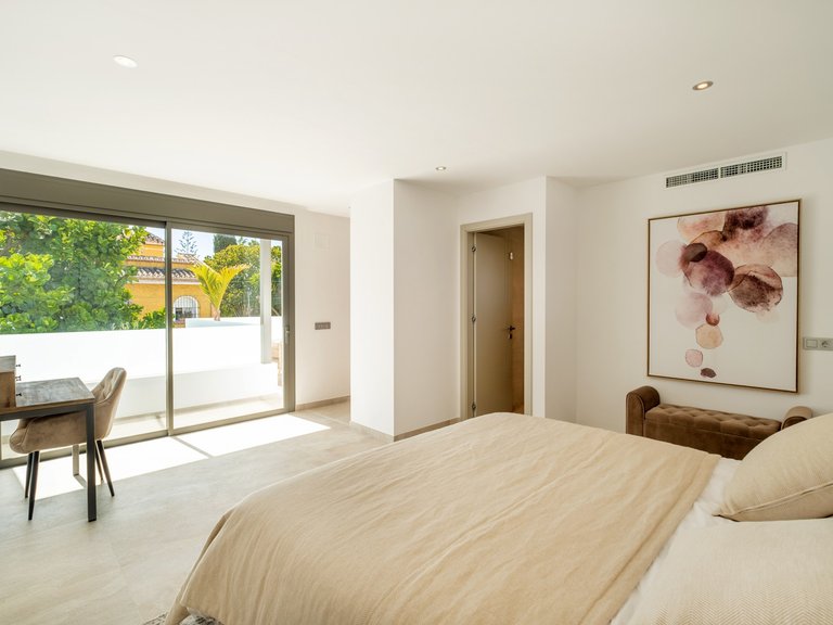 Villa for Sale in Marbella, Malaga 10