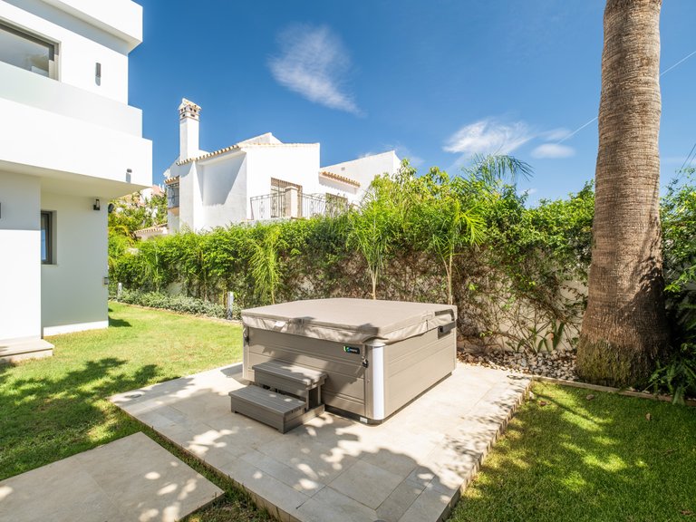 Villa for Sale in Marbella, Malaga 18