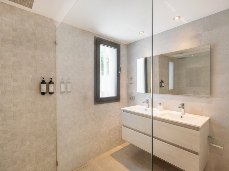 Villa for Sale in Marbella, Malaga 14