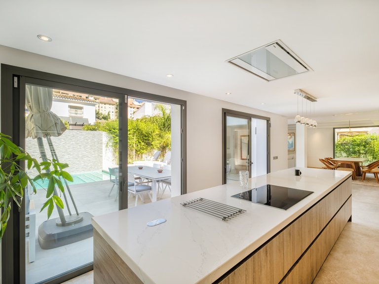 Villa for Sale in Marbella, Malaga 30