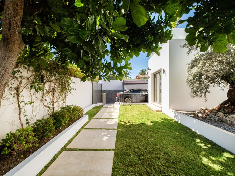 Villa for Sale in Marbella, Malaga 16