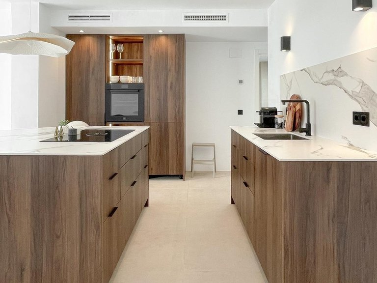 Penthouse for Sale in Benahavis, Malaga 8