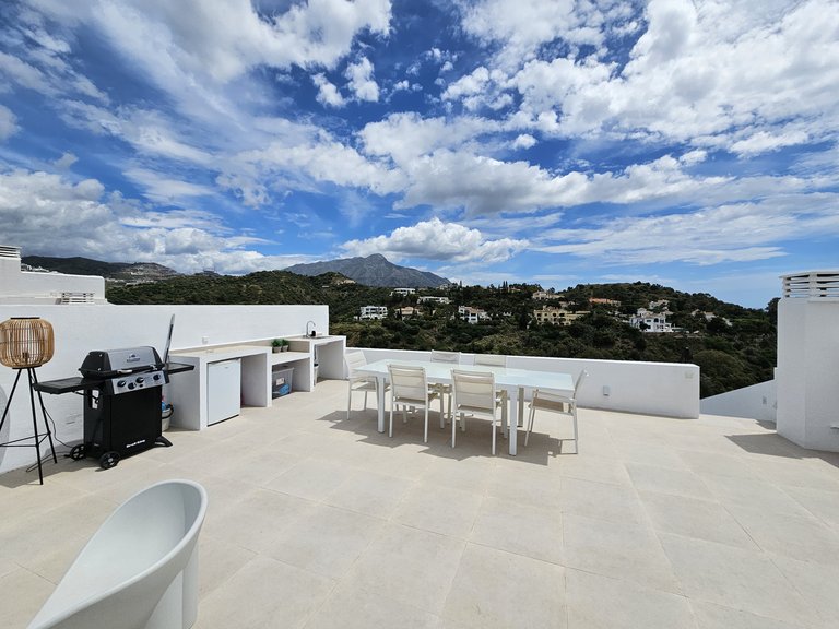 Penthouse for Sale in Benahavis, Malaga 12