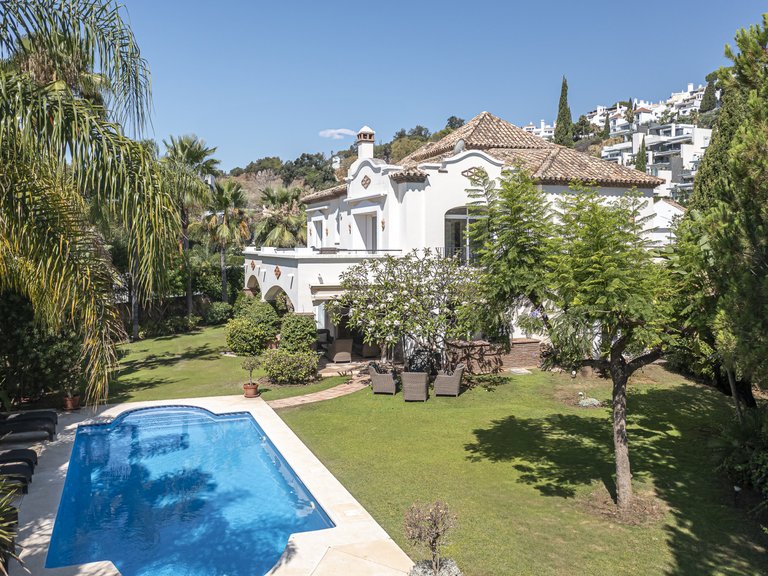 Villa for Sale in Benahavis, Malaga 28