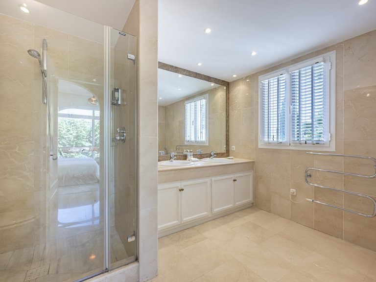 Villa for Sale in Benahavis, Malaga 19