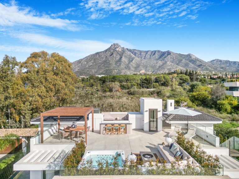 Villa for Sale in Marbella, Malaga 3