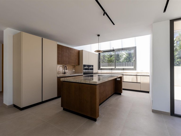 Villa for Sale in San Pedro De Alcantara, Malaga 8