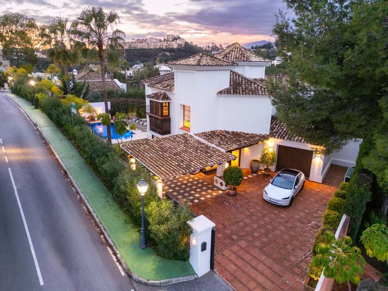 Villa for Sale in Benahavis, Malaga 23