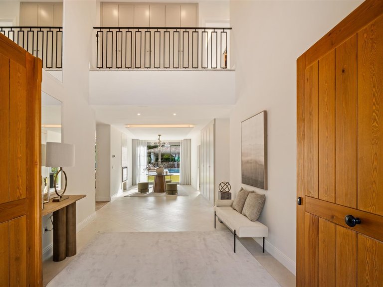 Villa for Sale in Benahavis, Malaga 14