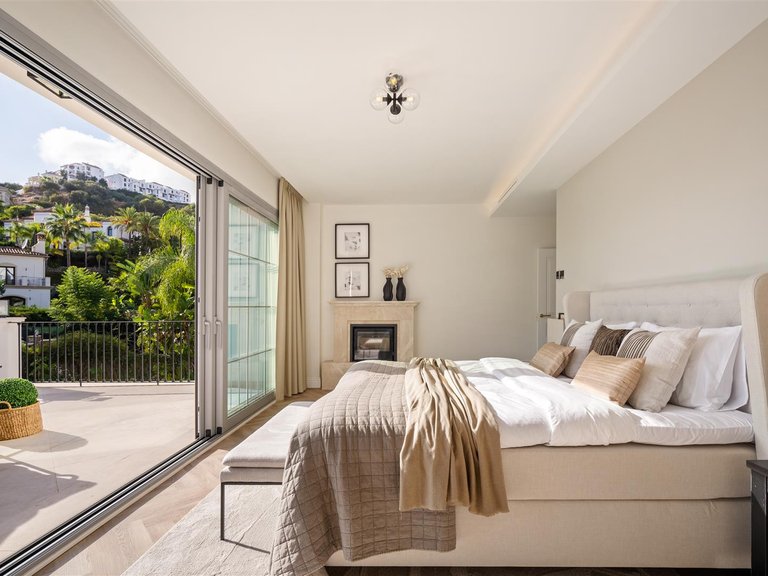 Villa for Sale in Benahavis, Malaga 23