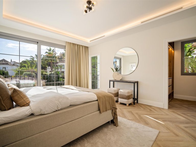 Villa for Sale in Benahavis, Malaga 18