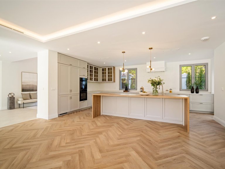 Villa for Sale in Benahavis, Malaga 8