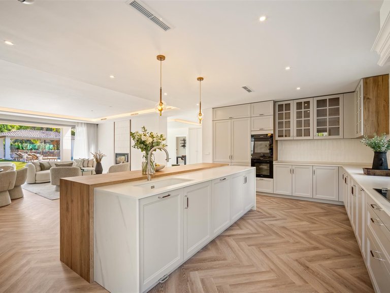 Villa for Sale in Benahavis, Malaga 6