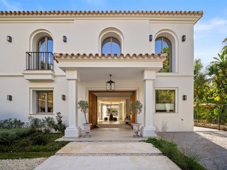 Villa for Sale in Benahavis, Malaga 1