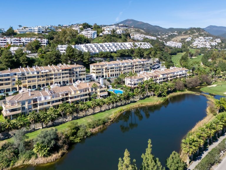 Apartment for Sale in Benahavis, Malaga 1