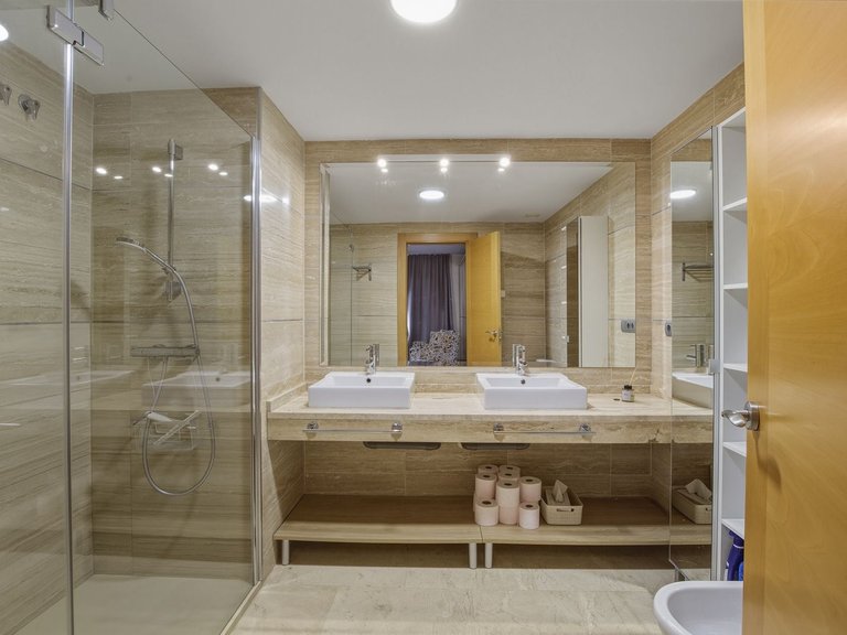 Penthouse for Sale in Benahavis, Malaga 8
