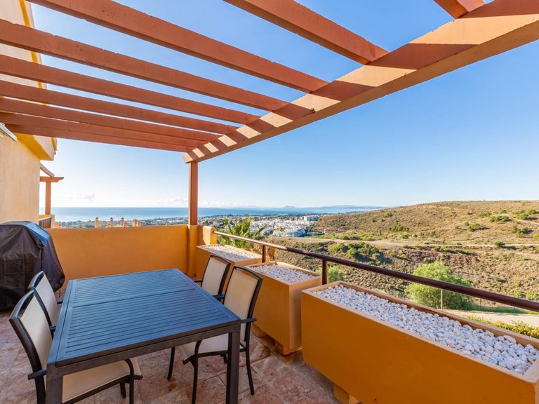 Penthouse for Sale in Benahavis, Malaga 12