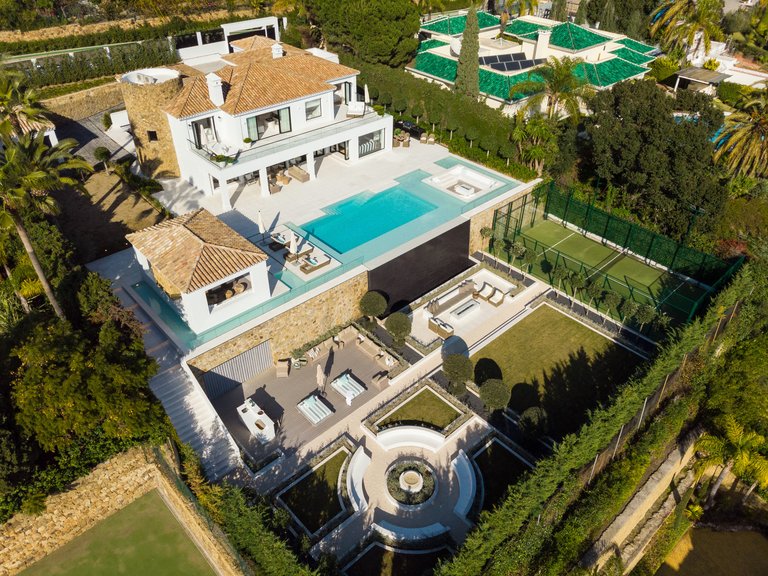 Villa for Sale in Marbella, Malaga 4