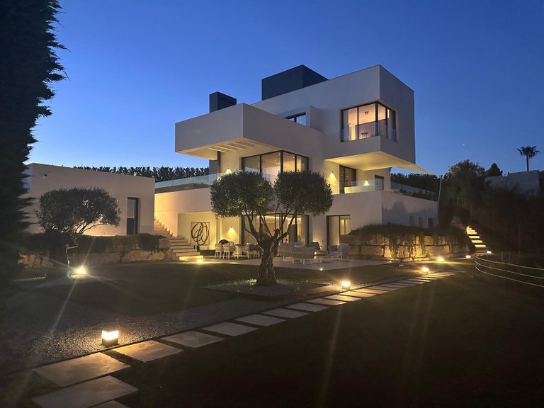 Villa for Sale in Benahavis, Malaga 2
