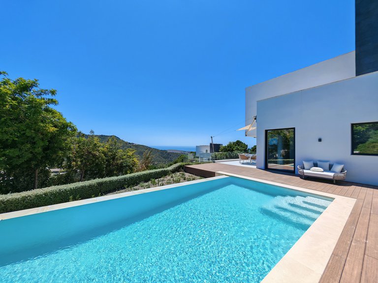 Villa for Sale in Benahavis, Malaga 5