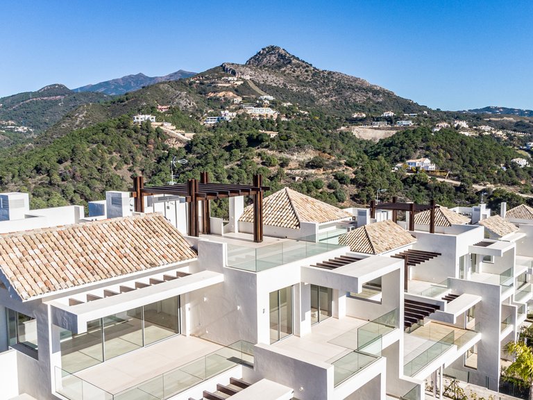 Penthouse for Sale in Benahavis, Malaga 4