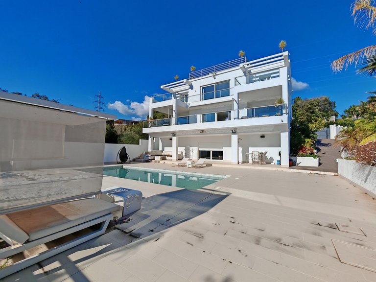 Villa for Sale in Marbella, Malaga 31