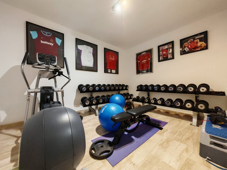 Villa for Sale in Marbella, Malaga 28