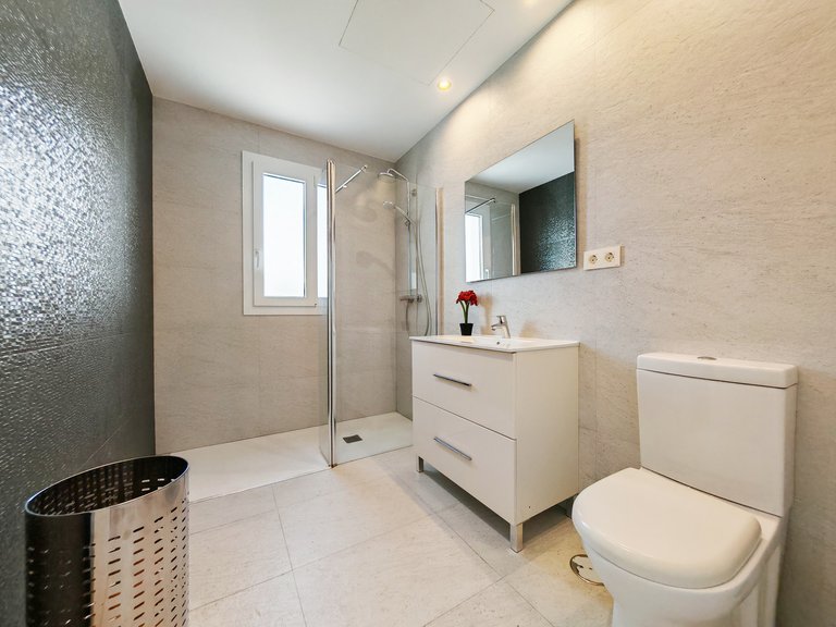 Villa for Sale in Marbella, Malaga 25
