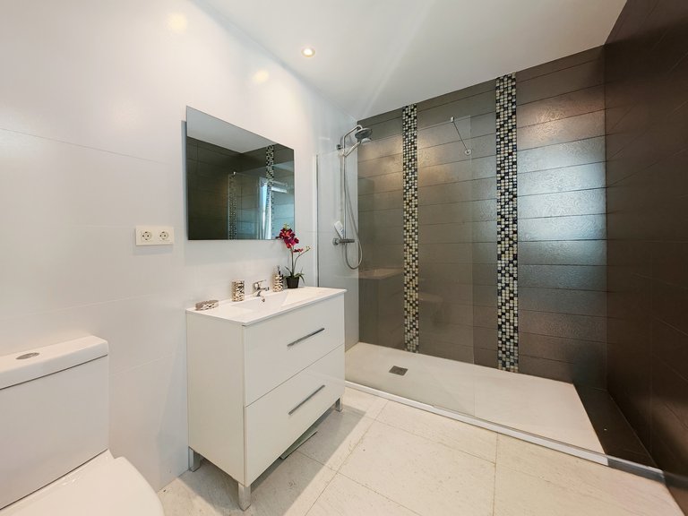 Villa for Sale in Marbella, Malaga 23