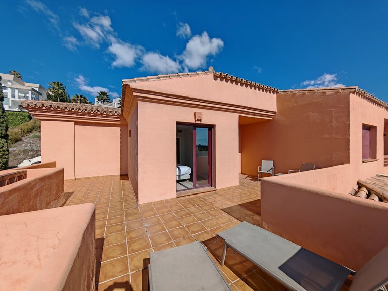 Penthouse for Sale in Benahavis, Malaga 15