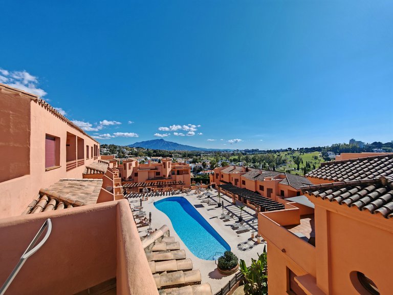 Penthouse for Sale in Benahavis, Malaga 16
