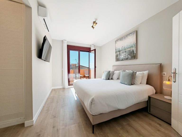 Penthouse for Sale in Benahavis, Malaga 12