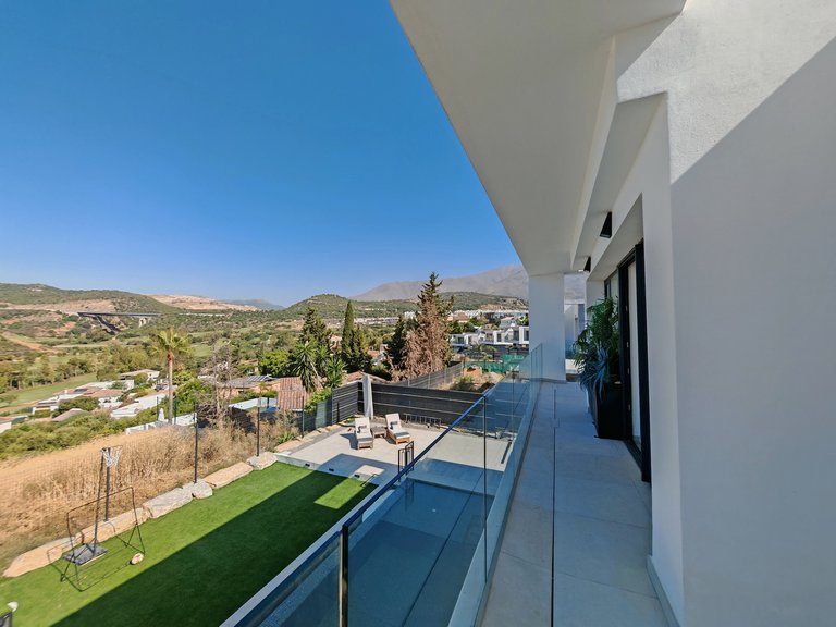 Villa for Sale in Estepona, Malaga 26
