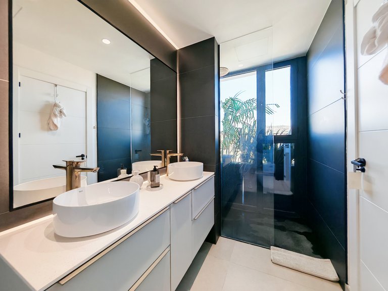 Villa for Sale in Estepona, Malaga 18