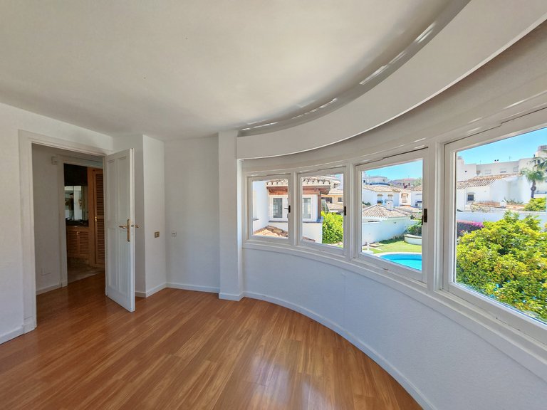 Villa for Sale in Fuengirola, Malaga 10