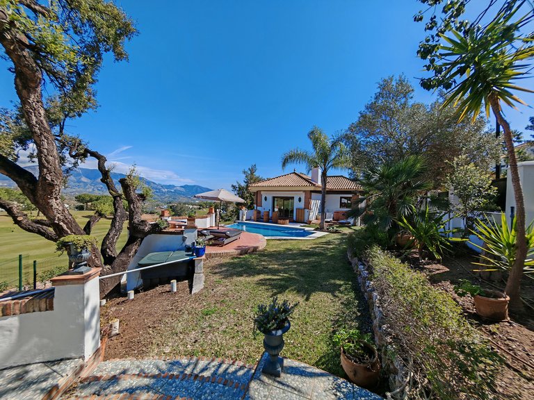 Villa for Sale in Mijas Costa, Malaga 36